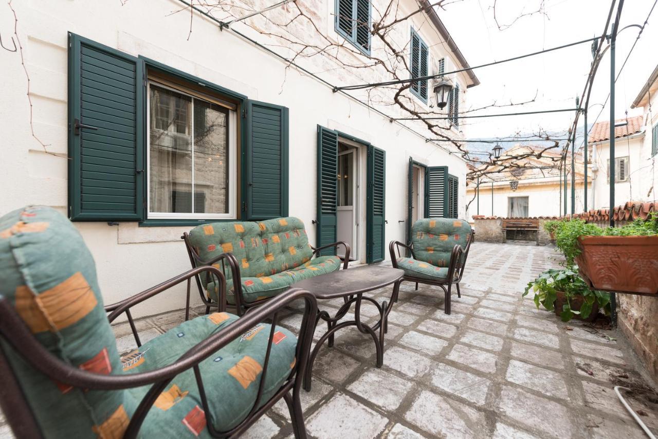 Apartments Leo Kotor Bagian luar foto